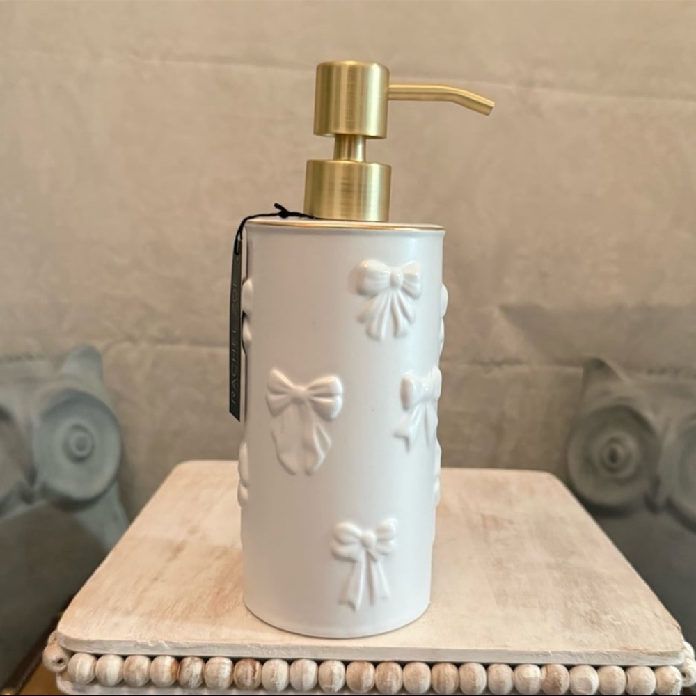 Rachel Zoe "Bow" Soap Pump
